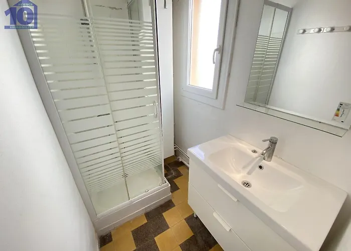 Proche Plage, Centre-ville, Equipe Pour 5 Personnes - Fr-1-781-57 *