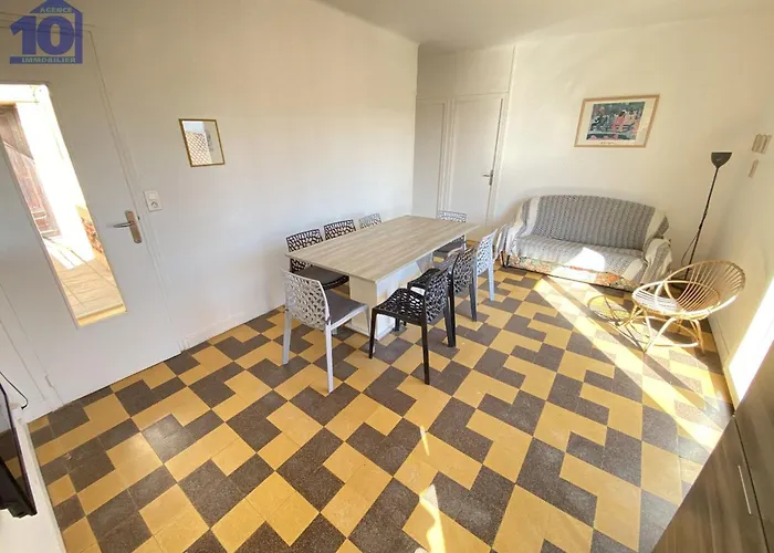 Proche Plage, Centre-ville, Equipe Pour 5 Personnes - Fr-1-781-57 *