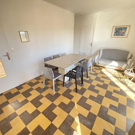 Proche Plage, Centre-ville, Equipe Pour 5 Personnes - Fr-1-781-57 *
